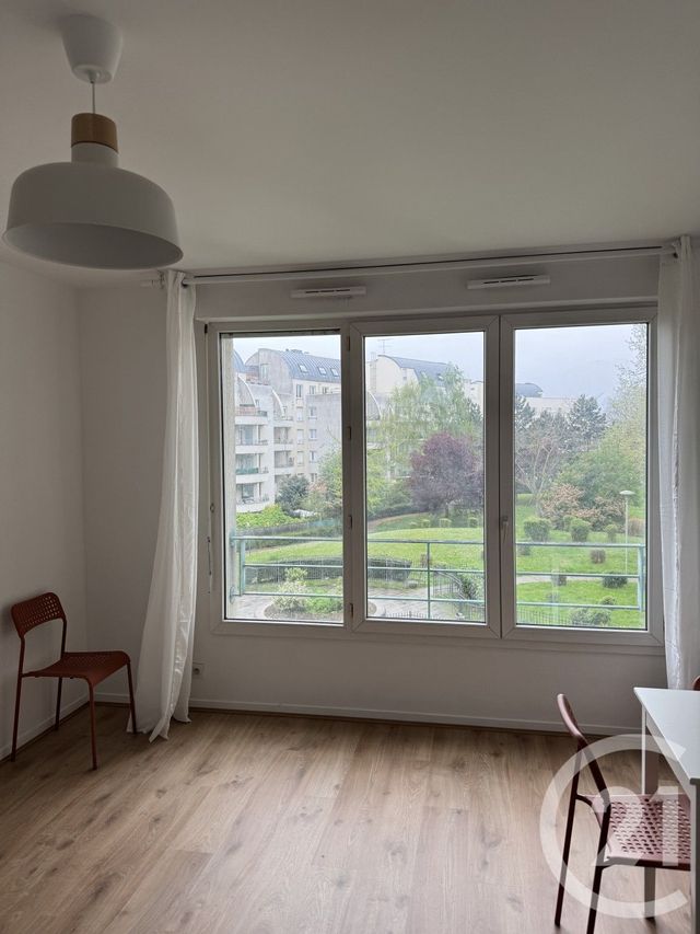 Appartement Studio à louer - 1 pièce - 30.0 m2 - CERGY - 95 - ILE-DE-FRANCE - Century 21 Osmose