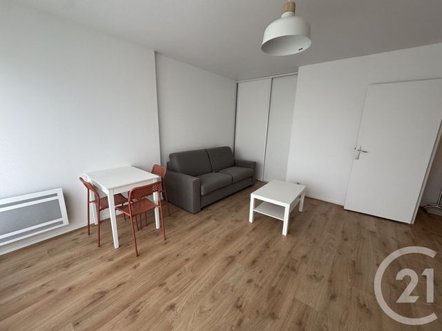 Appartement Studio à louer - 1 pièce - 30.0 m2 - CERGY - 95 - ILE-DE-FRANCE - Century 21 Osmose