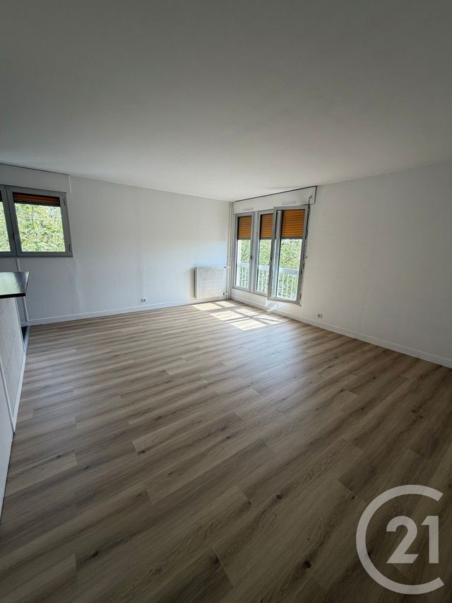 Appartement Studio à vendre - 1 pièce - 39.22 m2 - CERGY - 95 - ILE-DE-FRANCE - Century 21 Osmose
