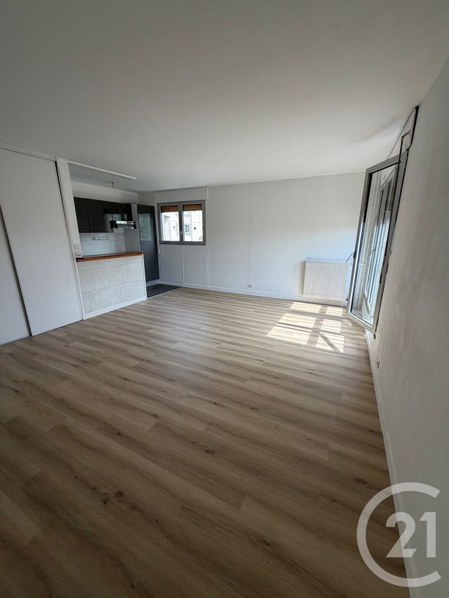 Appartement Studio à vendre - 1 pièce - 39.22 m2 - CERGY - 95 - ILE-DE-FRANCE - Century 21 Osmose