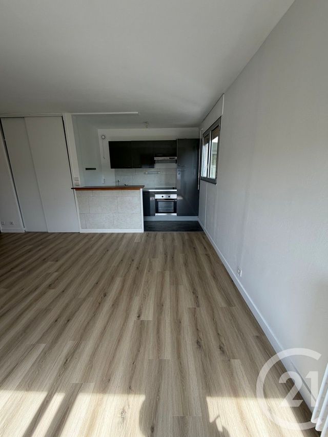 Appartement Studio à vendre - 1 pièce - 39.22 m2 - CERGY - 95 - ILE-DE-FRANCE - Century 21 Osmose