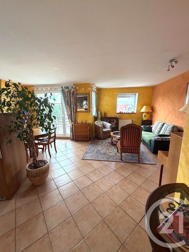 Appartement F4 à vendre - 4 pièces - 75.9 m2 - CERGY - 95 - ILE-DE-FRANCE - Century 21 Osmose