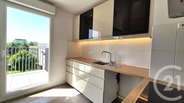 Appartement F4 à vendre - 4 pièces - 78.21 m2 - CERGY - 95 - ILE-DE-FRANCE - Century 21 Osmose