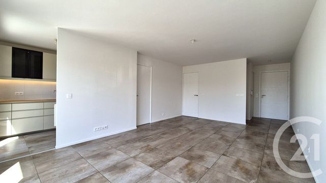 Appartement F4 à vendre - 4 pièces - 78.21 m2 - CERGY - 95 - ILE-DE-FRANCE - Century 21 Osmose