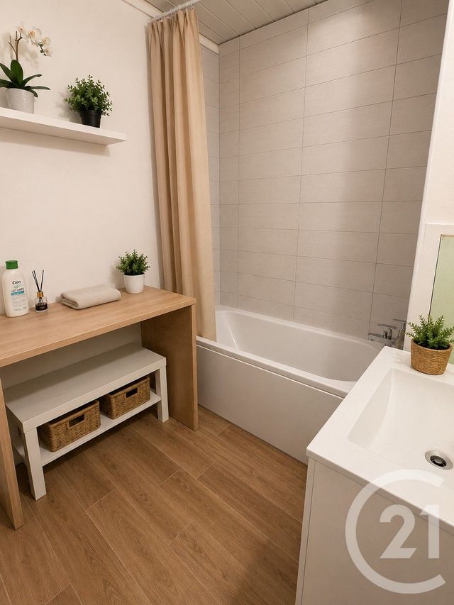 Appartement F6 à vendre - 7 pièces - 101.48 m2 - CERGY - 95 - ILE-DE-FRANCE - Century 21 Osmose