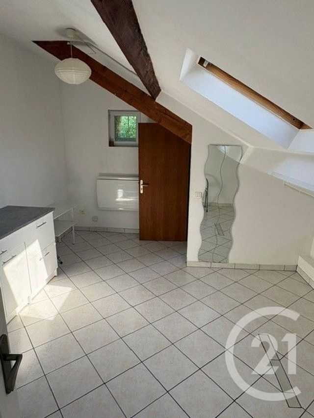 Appartement à louer - 2 pièces - 30.0 m2 - CERGY - 95 - ILE-DE-FRANCE - Century 21 Osmose