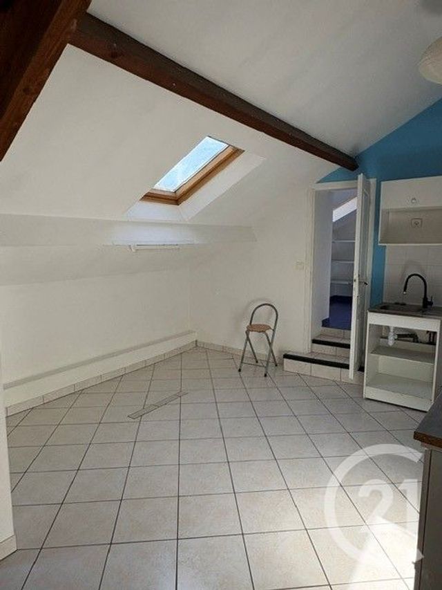 Appartement à louer - 2 pièces - 30.0 m2 - CERGY - 95 - ILE-DE-FRANCE - Century 21 Osmose