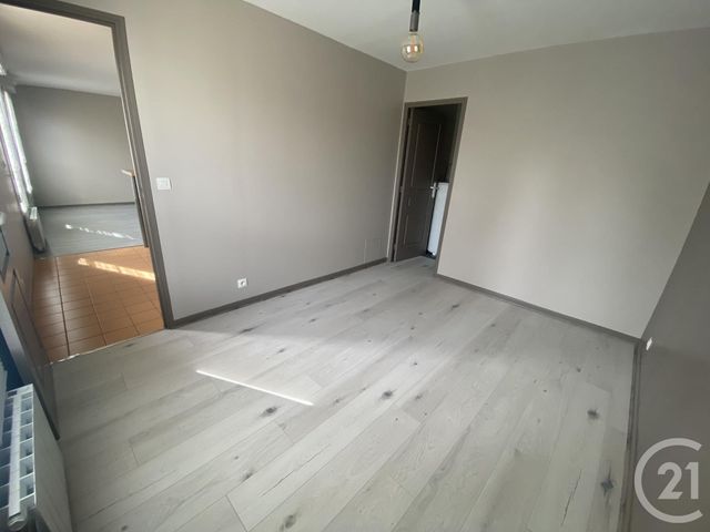 Appartement F2 à louer - 2 pièces - 46.0 m2 - CONFLANS STE HONORINE - 78 - ILE-DE-FRANCE - Century 21 Osmose