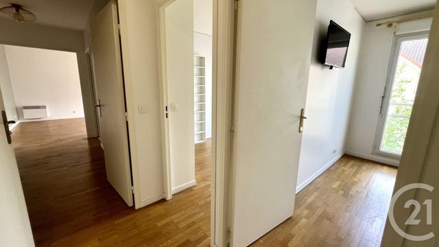 Appartement F3 à vendre - 3 pièces - 61.27 m2 - CERGY - 95 - ILE-DE-FRANCE - Century 21 Osmose