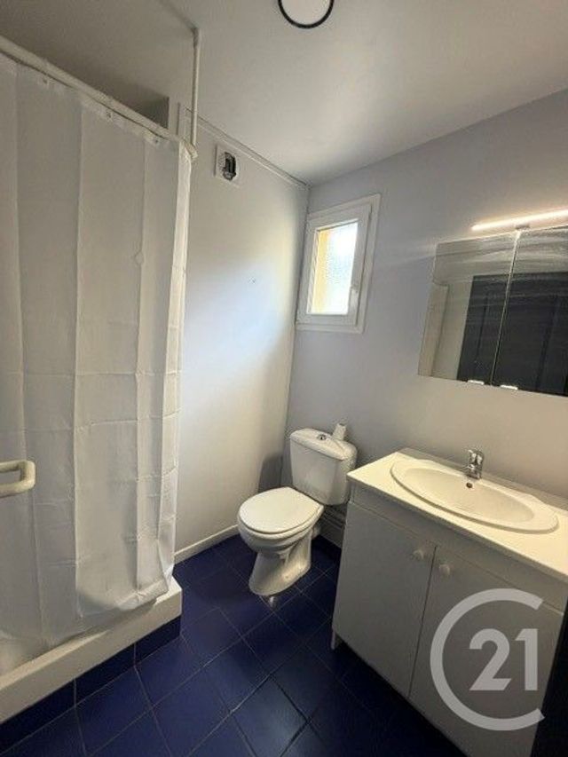 Appartement à louer - 2 pièces - 37.27 m2 - CONFLANS STE HONORINE - 78 - ILE-DE-FRANCE - Century 21 Osmose