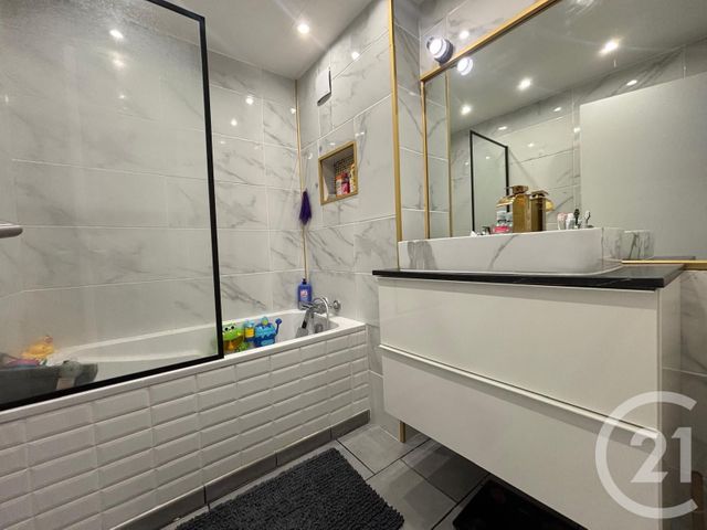 Appartement F4 à vendre - 4 pièces - 82.4 m2 - ERAGNY SUR OISE - 95 - ILE-DE-FRANCE - Century 21 Osmose