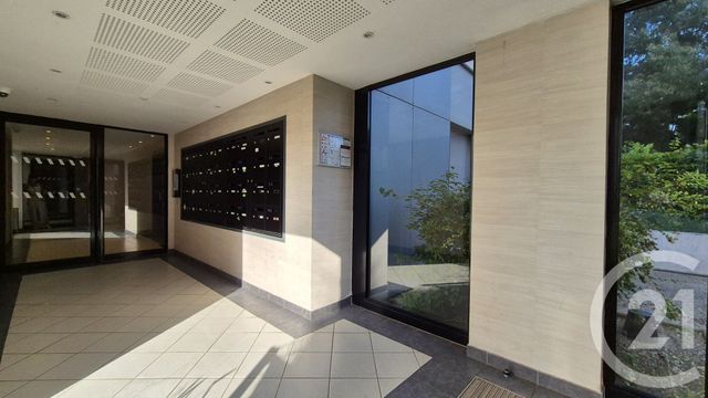 Appartement F2 à vendre - 2 pièces - 44.99 m2 - CERGY - 95 - ILE-DE-FRANCE - Century 21 Osmose