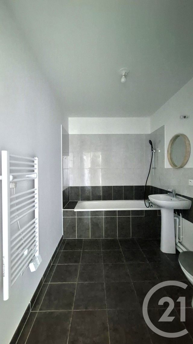 Appartement F2 à vendre - 2 pièces - 44.99 m2 - CERGY - 95 - ILE-DE-FRANCE - Century 21 Osmose