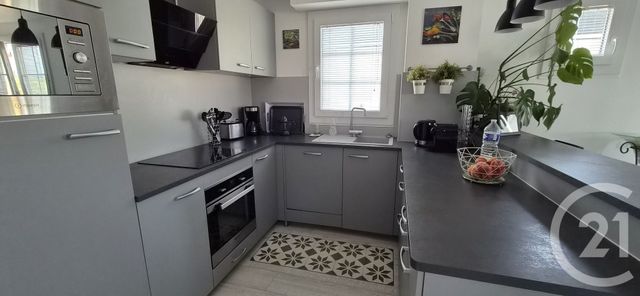Appartement à louer - 3 pièces - 104.0 m2 - CERGY - 95 - ILE-DE-FRANCE - Century 21 Osmose