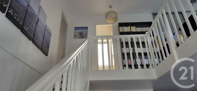 Appartement à louer - 3 pièces - 104.0 m2 - CERGY - 95 - ILE-DE-FRANCE - Century 21 Osmose