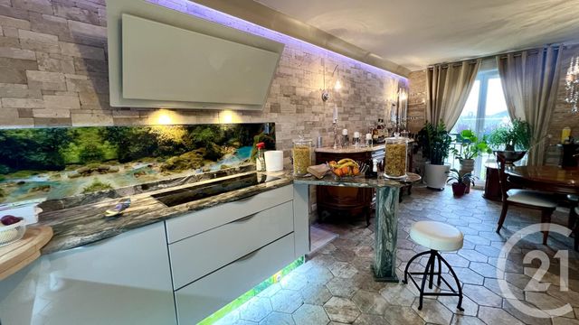 Appartement F5 à vendre - 5 pièces - 102.18 m2 - ST OUEN L AUMONE - 95 - ILE-DE-FRANCE - Century 21 Osmose