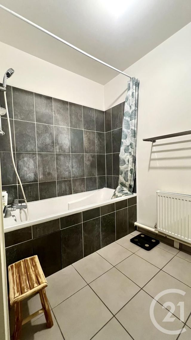Appartement F3 à vendre - 3 pièces - 63.0 m2 - ST OUEN L AUMONE - 95 - ILE-DE-FRANCE - Century 21 Osmose