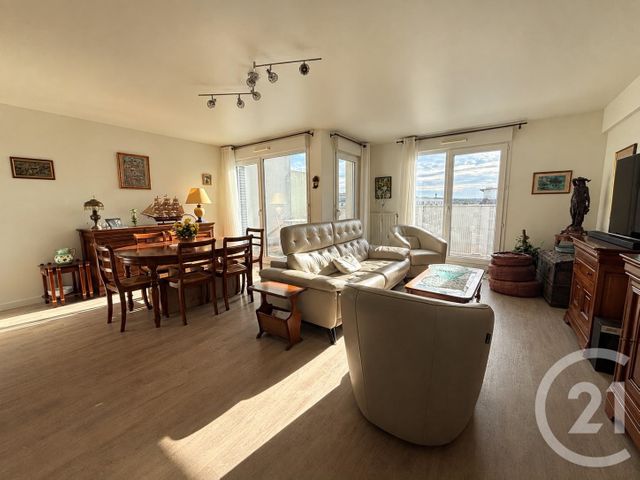 Appartement F5 à vendre - 5 pièces - 95.77 m2 - CERGY - 95 - ILE-DE-FRANCE - Century 21 Osmose