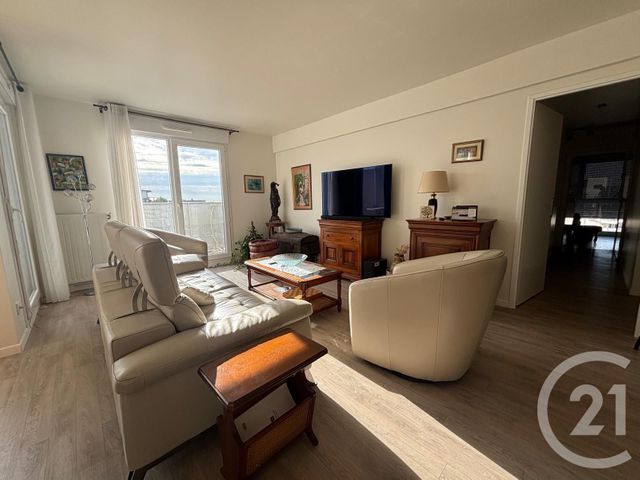 Appartement F5 à vendre - 5 pièces - 95.77 m2 - CERGY - 95 - ILE-DE-FRANCE - Century 21 Osmose